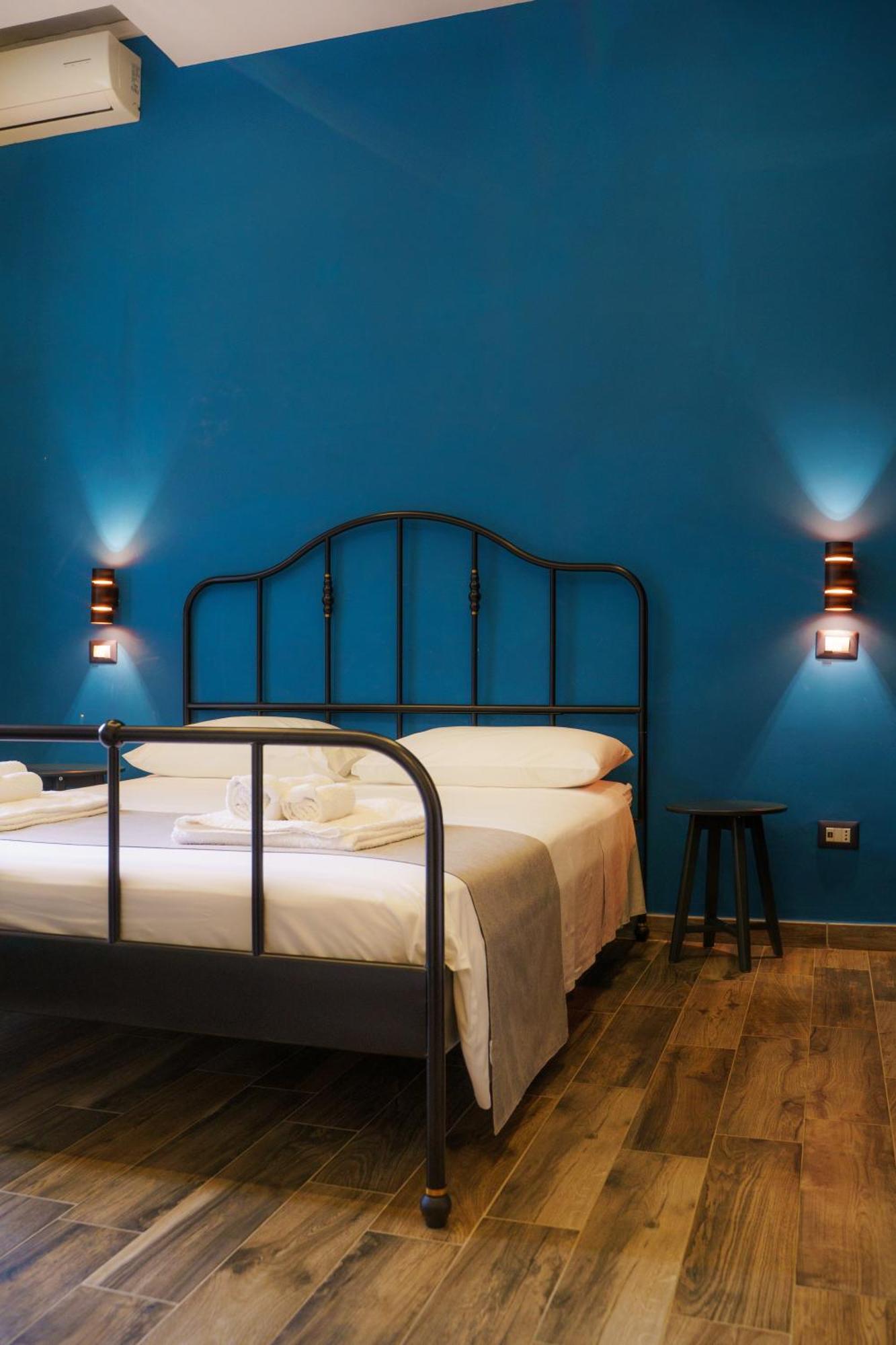 Chiatamone Relais Apartment Napoli Bagian luar foto