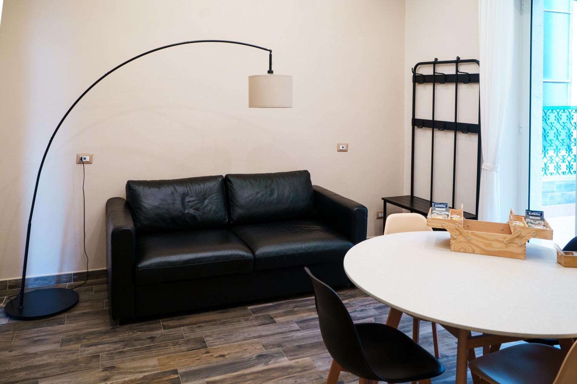 Chiatamone Relais Apartment Napoli Bagian luar foto